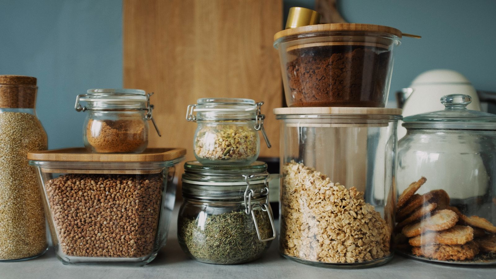 http://194crafthouse.com/cdn/shop/articles/Daily_Uses_of_Glass_Storage_Jars.jpg?v=1693214777