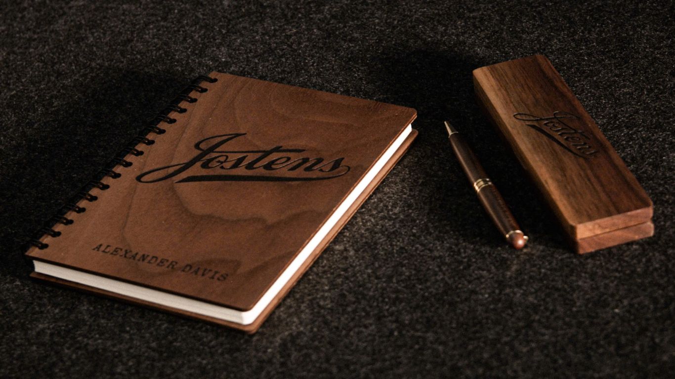 Corporate_Gift_-_Jostens