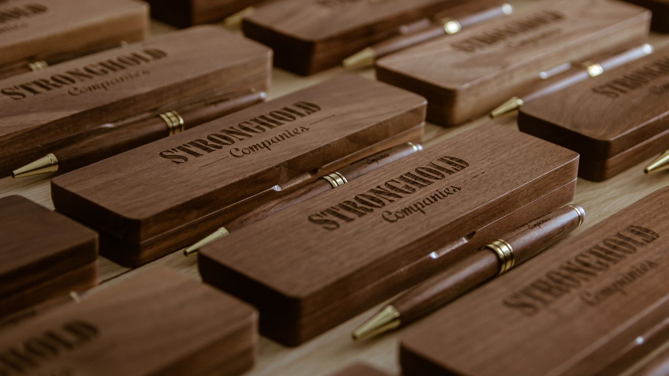 Corporate_Gift_-_Strong_Hold_Companies
