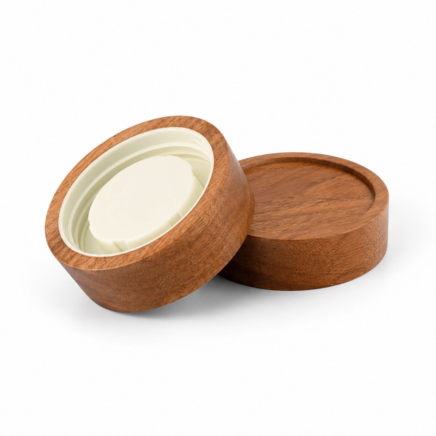 Close-up aesthetic shot of glass food container focusing on the natural wood grain texture of its airtight lid.