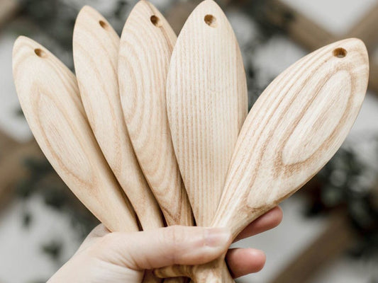What caused the craze for unfinished wooden fish?