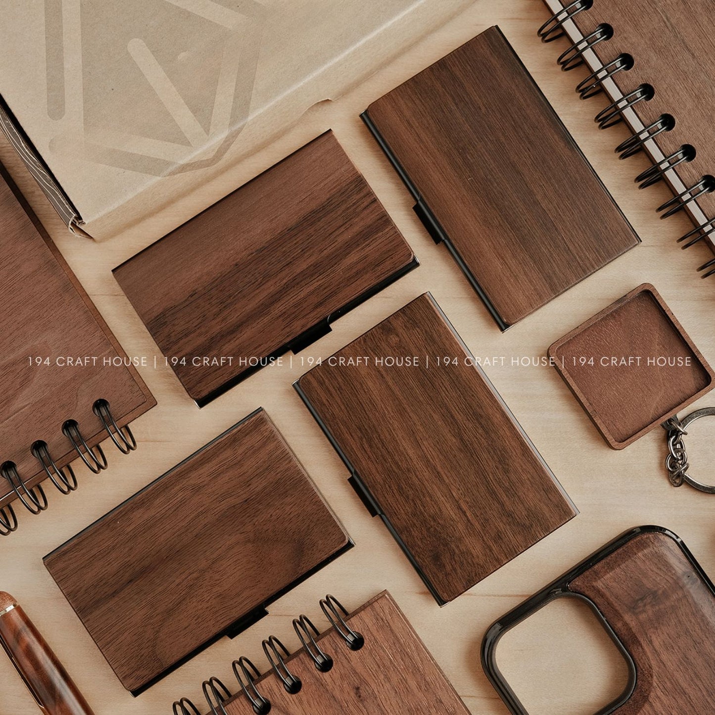 Customize Walnut Wooden Business Card Case/Holder