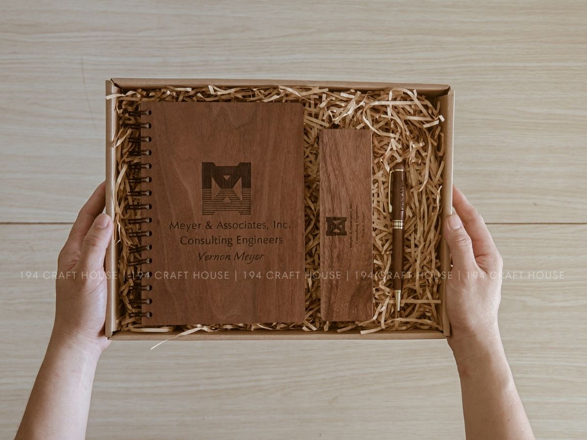 Personalized Notebook and Pen Set: Custom Engraved Name, Logo Gift for Professional, Graduation Gifts, Teach Gifts, or Corporate Gift for Employees Appreciation, Client Gifts