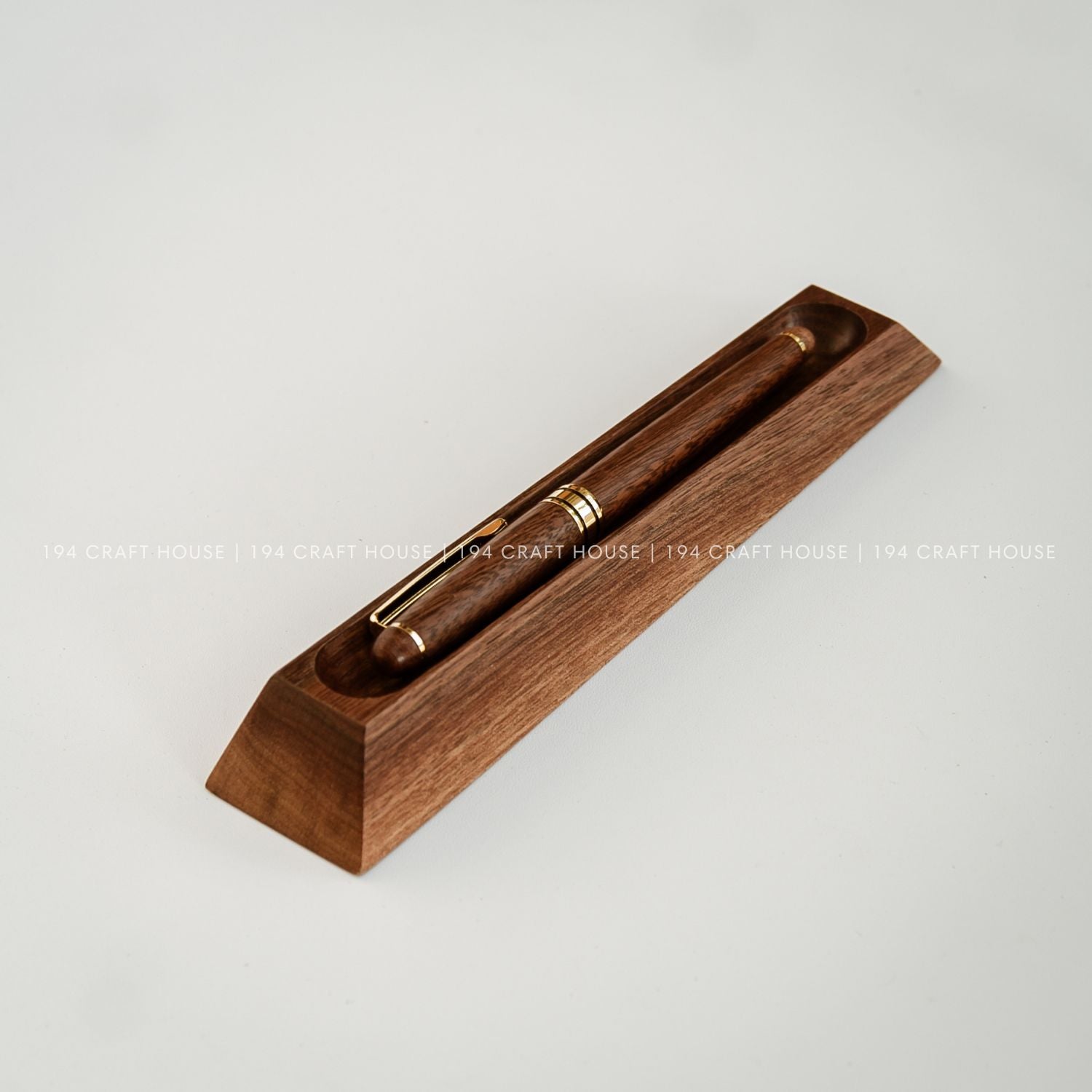 A-010 - Wanut Pen Holder