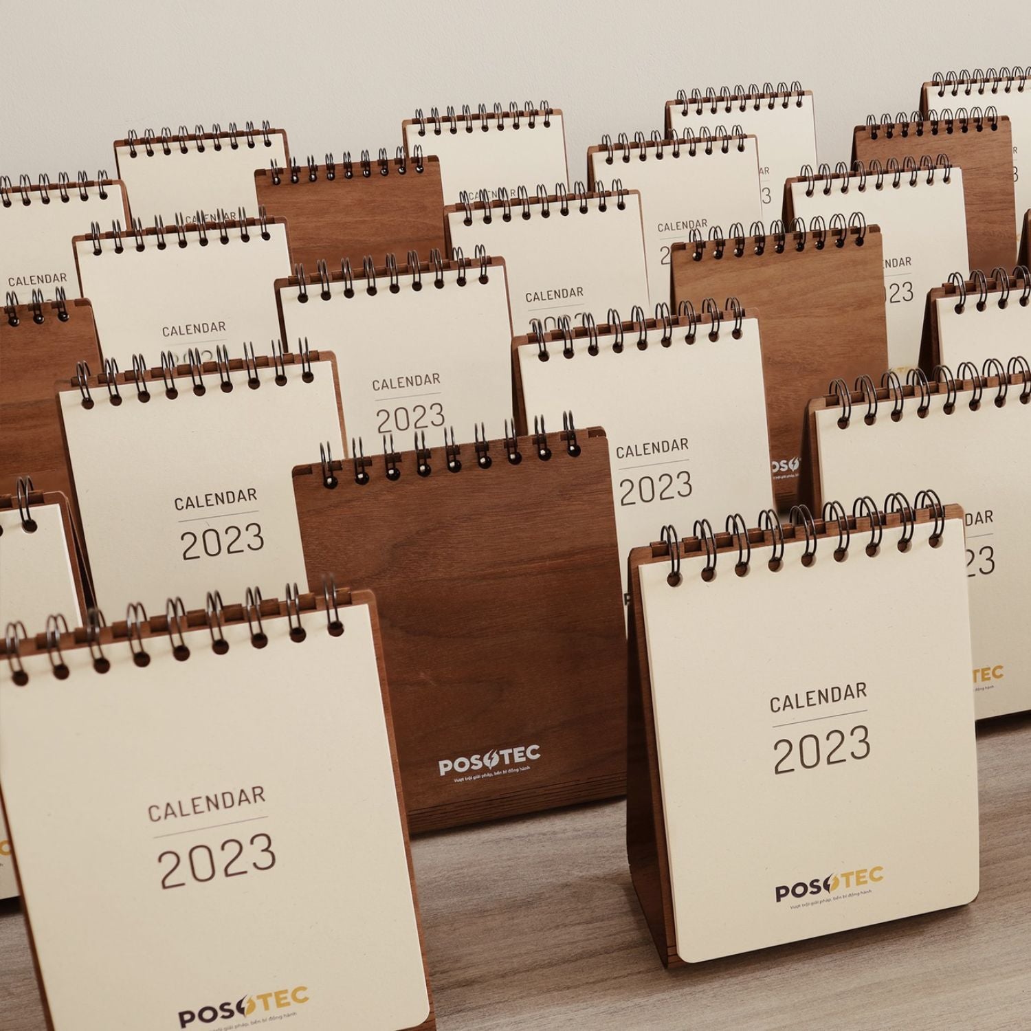 Personalized Vertical wooden desk calendar