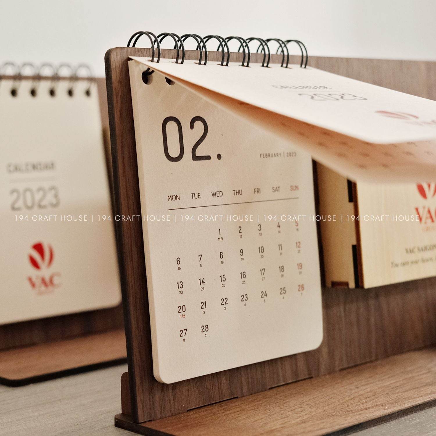 Multi-function wooden calendar stand with pen holder & accessories tray