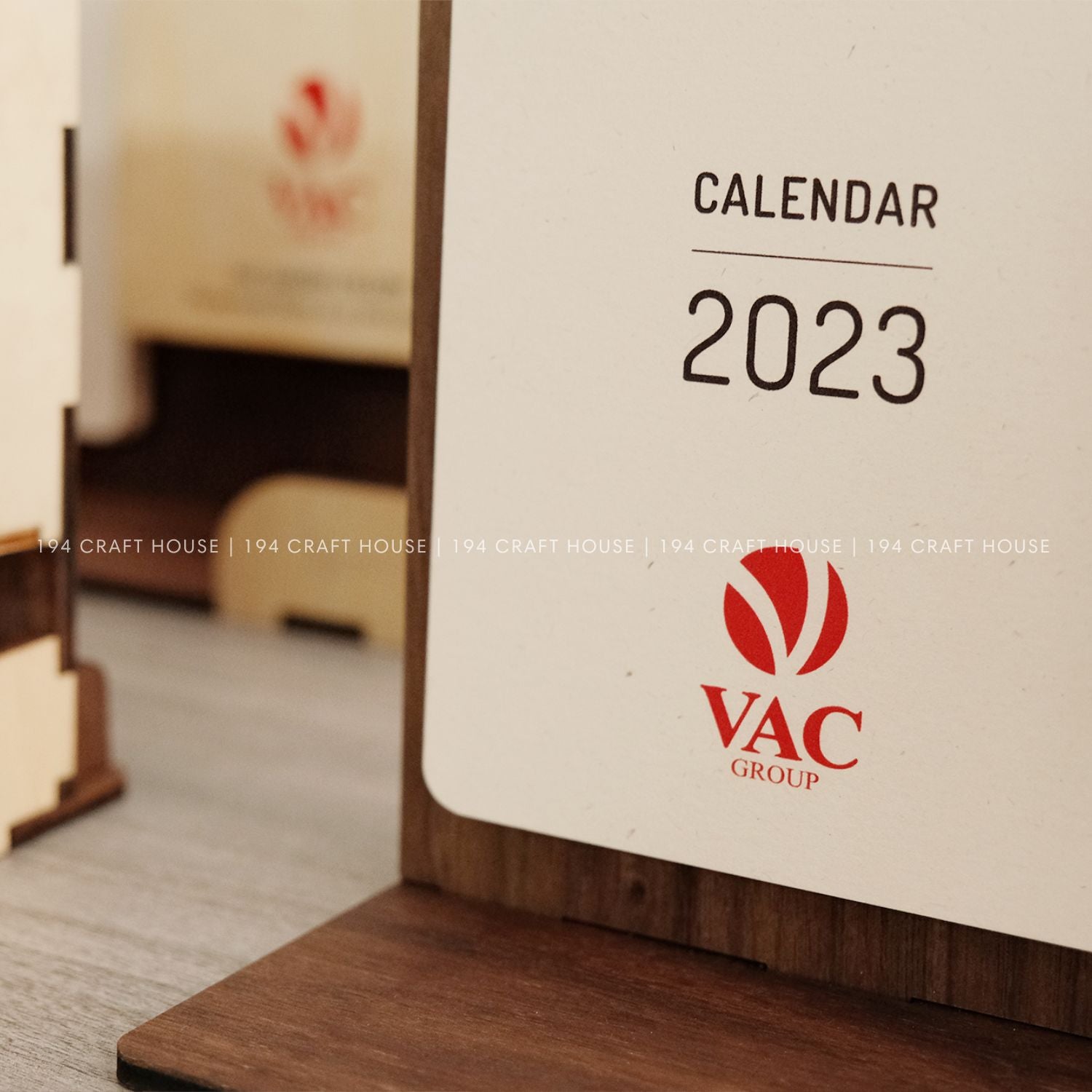 Multi-function wooden calendar stand with pen holder & accessories tray