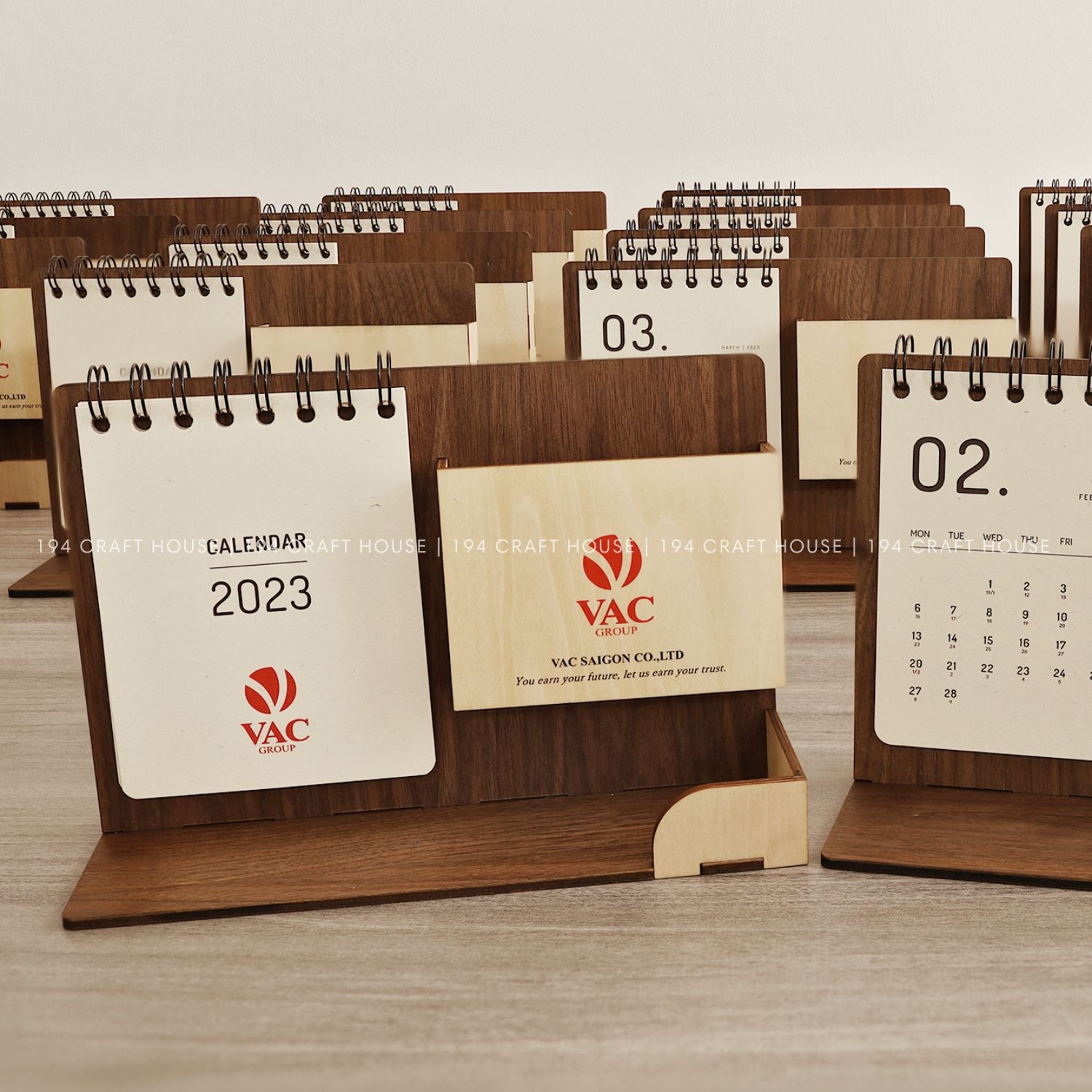 Multi-function wooden calendar stand with pen holder & accessories tray