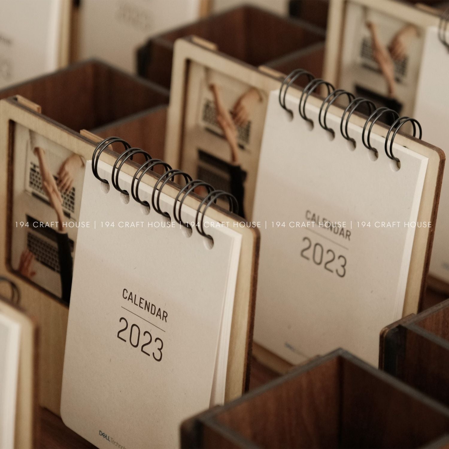 Multi-function walnut desk calendar stand with holder & picture