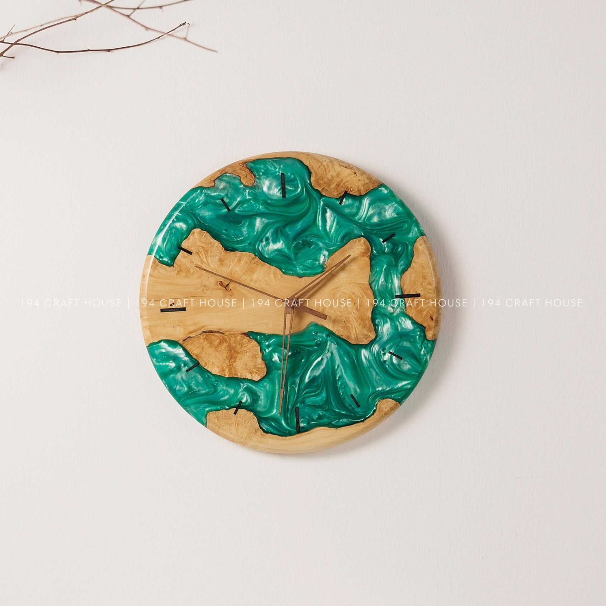 Wood Resin Wall Clock Personalized Gift for New Home, Unique Home Decor, Living Room Decor, Large Wall Clock, Resin Art