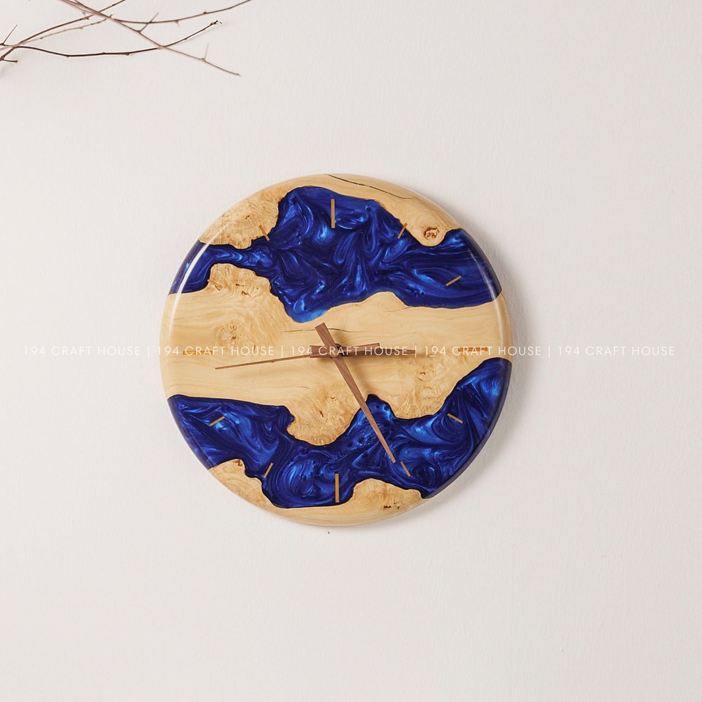 Wood Resin Wall Clock Personalized Gift for New Home, Unique Home Decor, Living Room Decor, Large Wall Clock, Resin Art