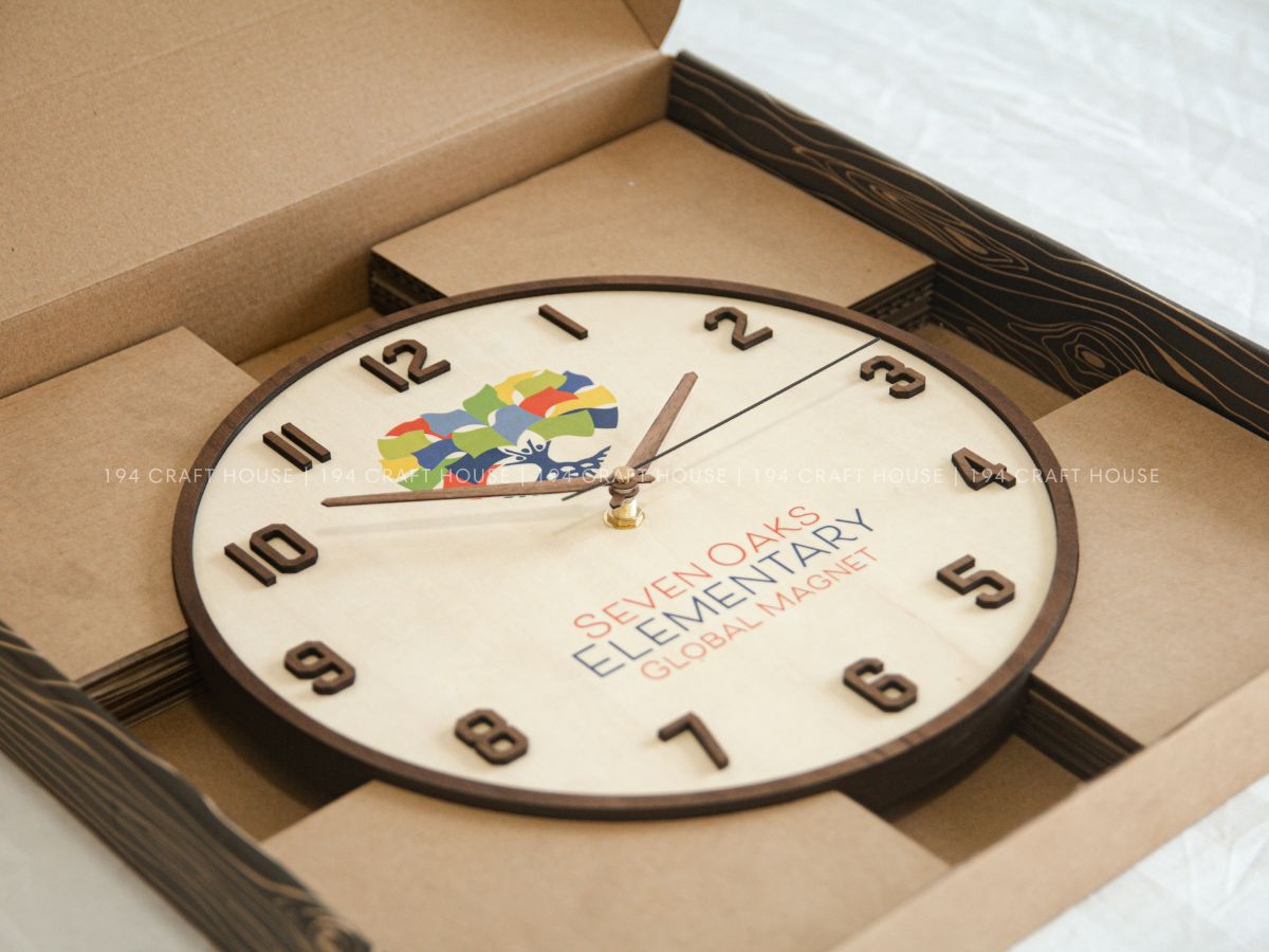 Custom Company Color Logo Engraved Wooden Clock Personalized Corporate Gift for University, Retirement Gifts, Wall Decor 