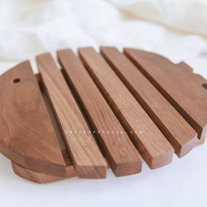 Walnut Wood Fish-shaped Trivet For Hot Dishes