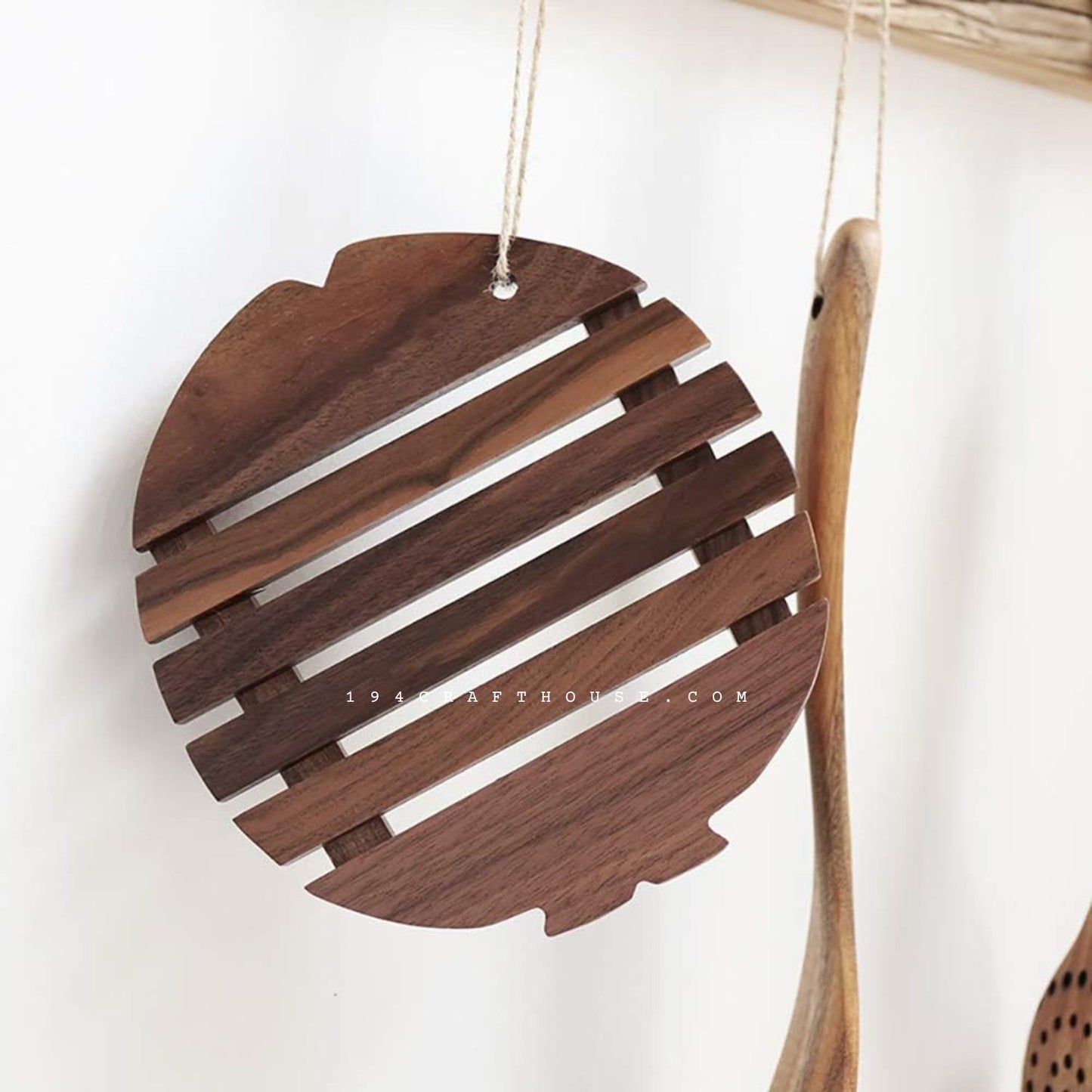 Walnut Wood Fish-shaped Trivet For Hot Dishes