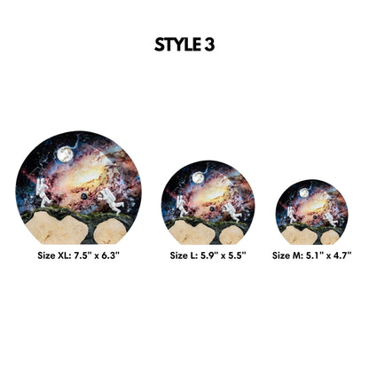 Three circular product images with space-themed resin lamp and sizes labeled XL, L, and M on a white background.